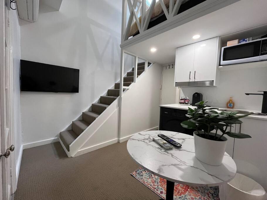 Loft Retreat In Surry Hills Sydney